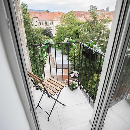 Bright And Modern Apartments In City Center Загреб Екстериор снимка