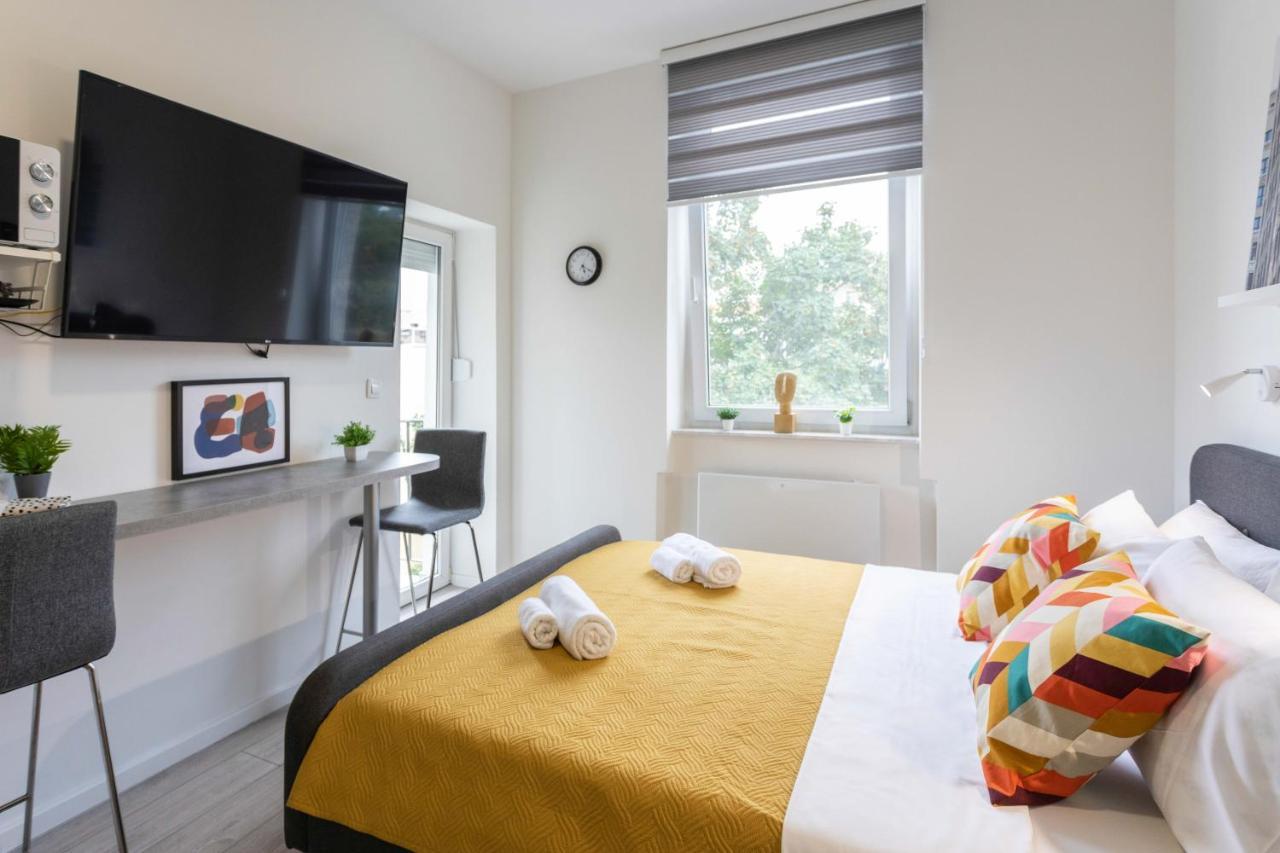 Bright And Modern Apartments In City Center Загреб Екстериор снимка