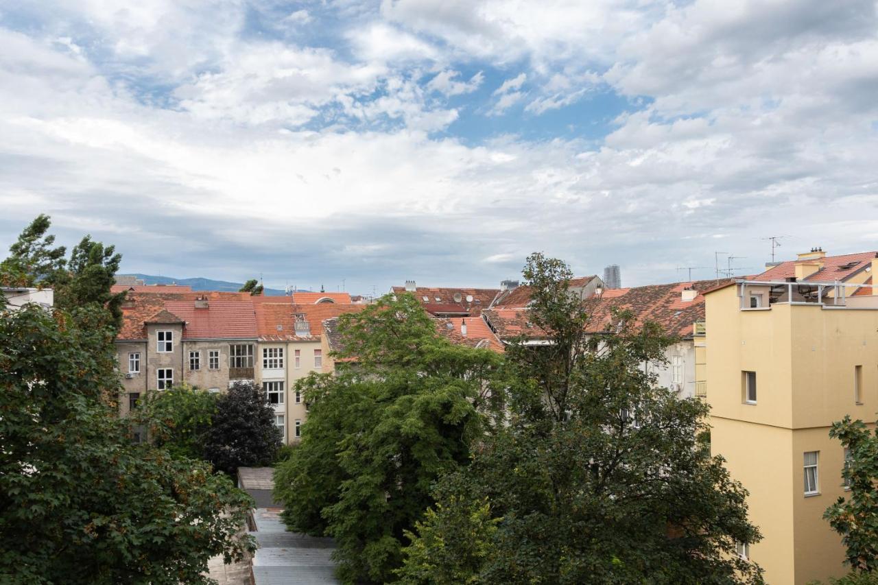 Bright And Modern Apartments In City Center Загреб Екстериор снимка
