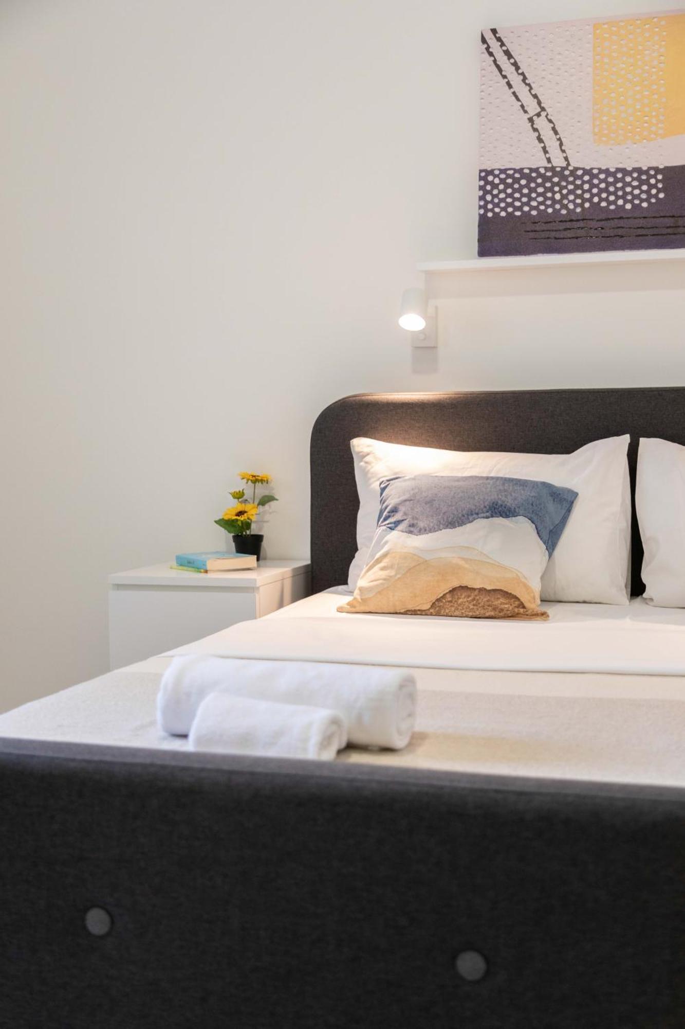 Bright And Modern Apartments In City Center Загреб Екстериор снимка