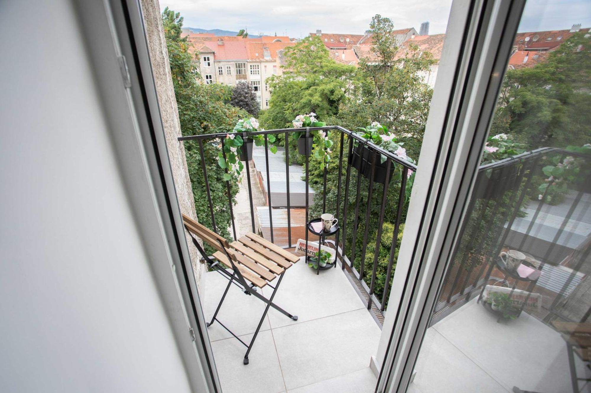 Bright And Modern Apartments In City Center Загреб Екстериор снимка